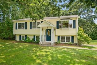 24 Quannacut Rd - Photo 1 of 1