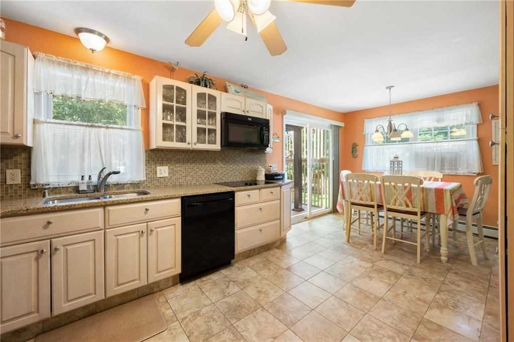 24 Quannacut Rd - Photo 4 of 21