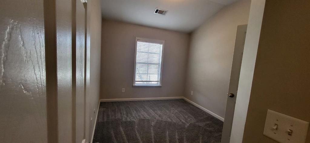 45 Newnan Lakes Dr - Photo 4 of 40