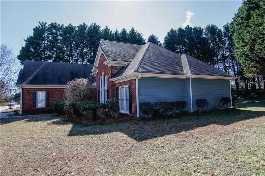 3875 Spring Manor Ct - Photo 3 of 23