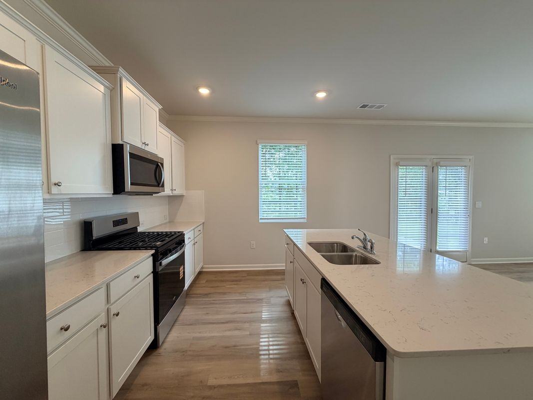 127 Biltmore Pl - Photo 5 of 24