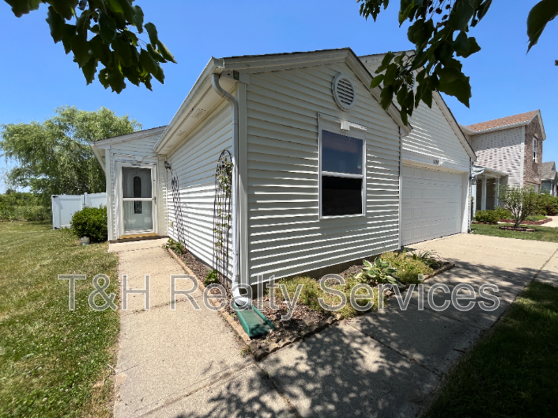 8620 Bluff Point Dr - Photo 4 of 27
