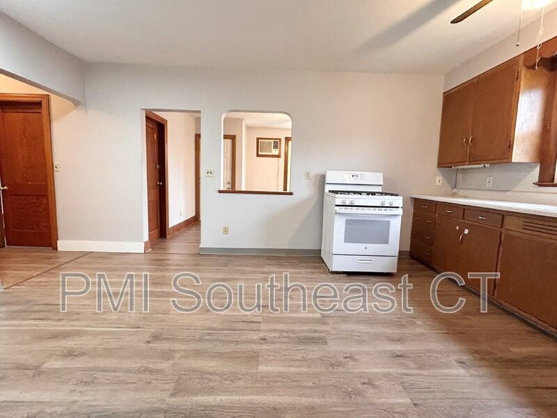 91 Willowbrook St #1 - Photo 6 of 13