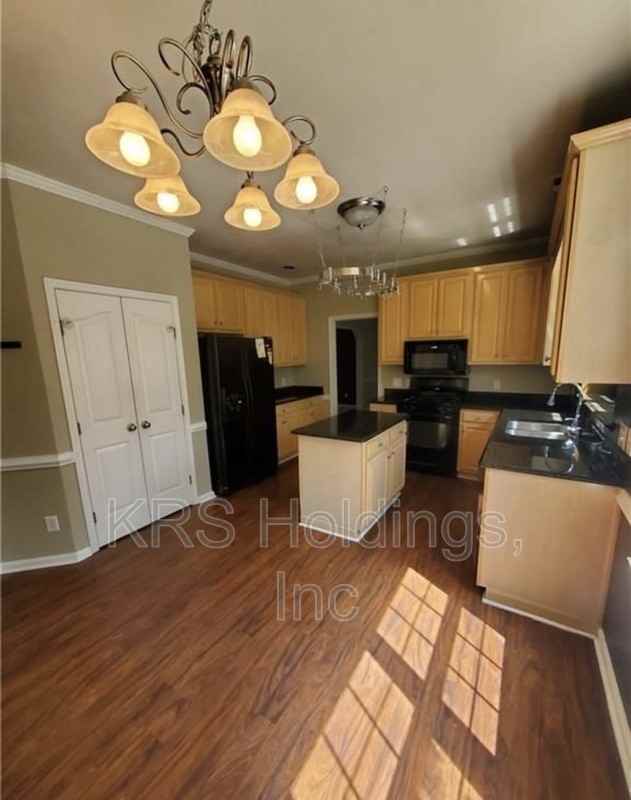 6305 Old Westham Dr S - Photo 7 of 12