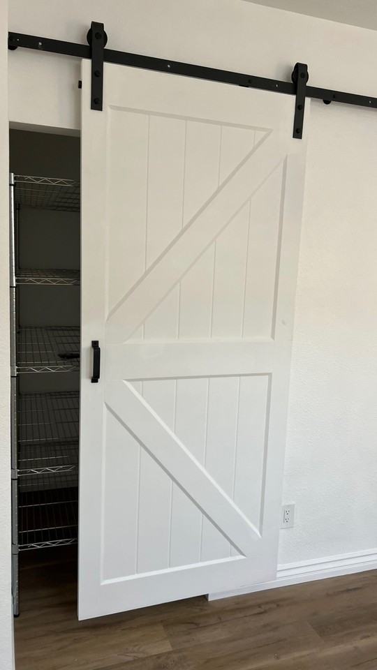 5347 Fountain Avenue - Photo 3 of 14