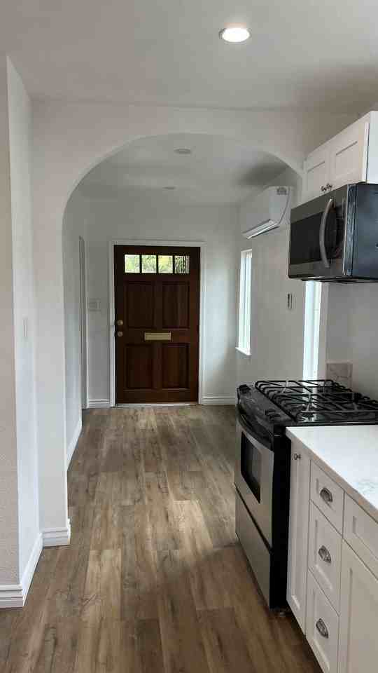 5347 Fountain Avenue - Photo 6 of 14
