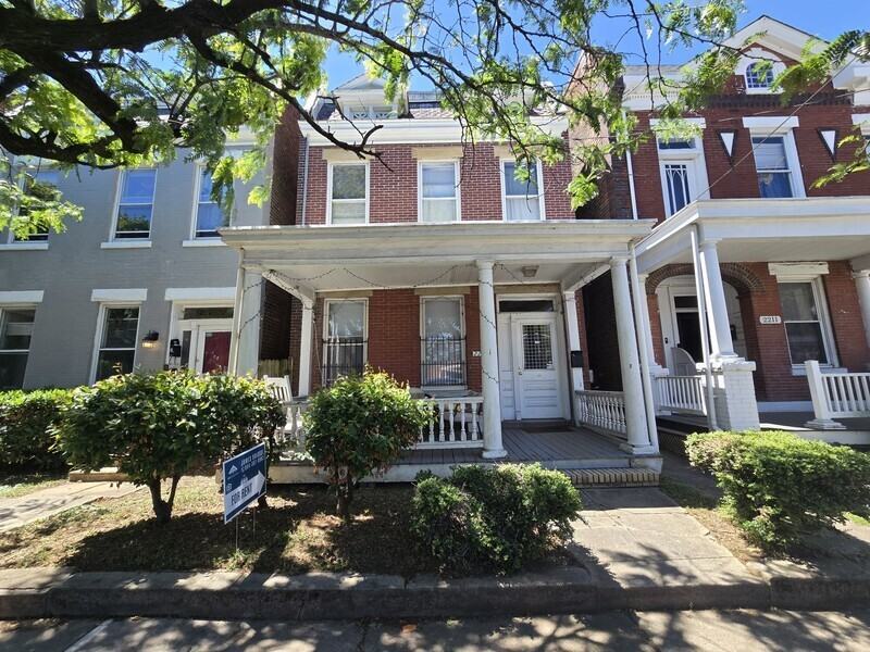 2209 W Main St - Photo 5 of 30