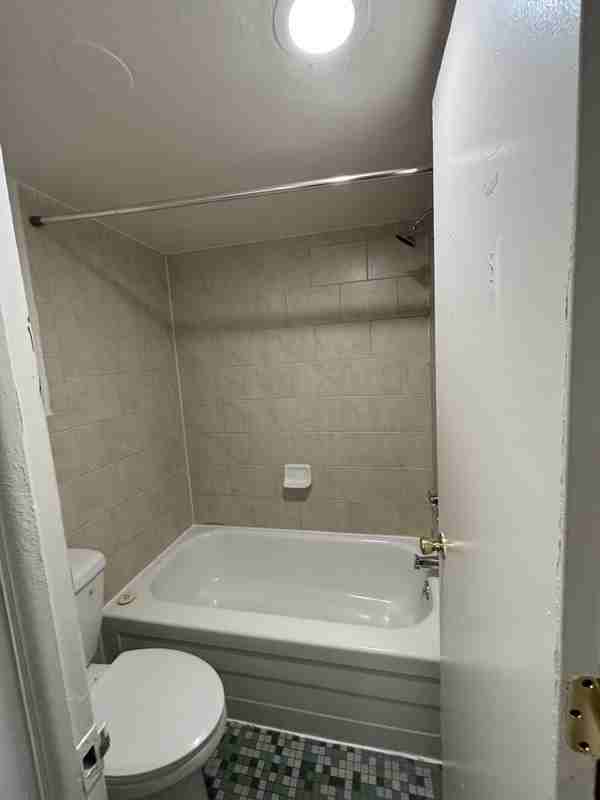 311 W Franklin St #205 - Photo 6 of 14