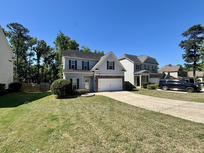 1426 Collins Dr - Photo 2 of 27