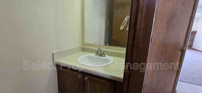 5438 Evard Rd - Photo 3 of 17
