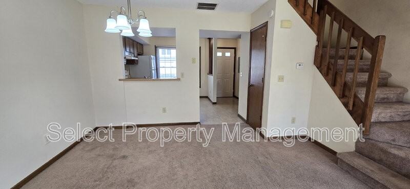 5438 Evard Rd - Photo 6 of 17