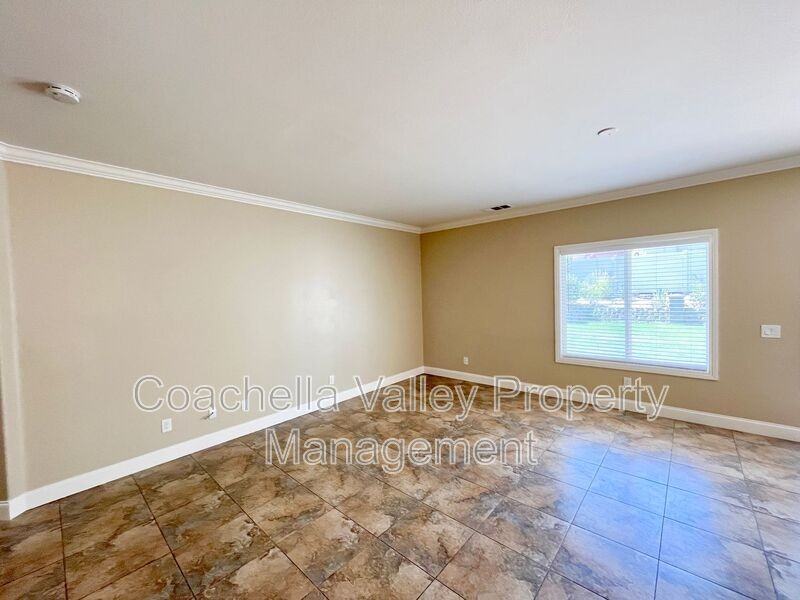64250 Silver Star Ave - Photo 5 of 38
