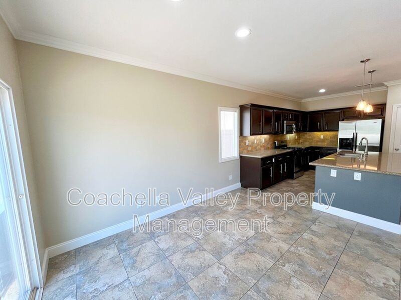 64250 Silver Star Ave - Photo 7 of 38