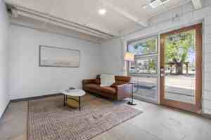 featured image of 415 S Weber St #4