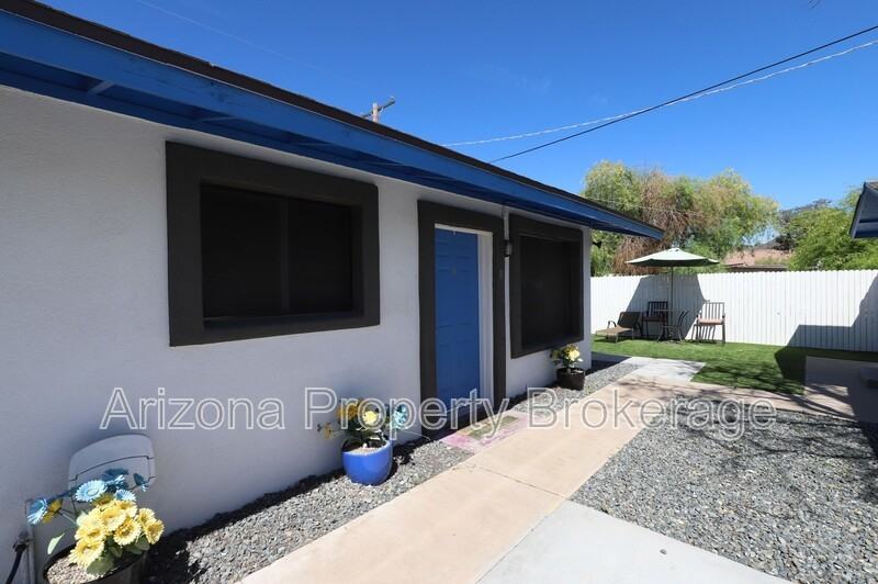 9603 N 5th St #B - Photo 2 of 15