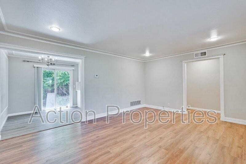 681 Harvard Ave - Photo 4 of 31