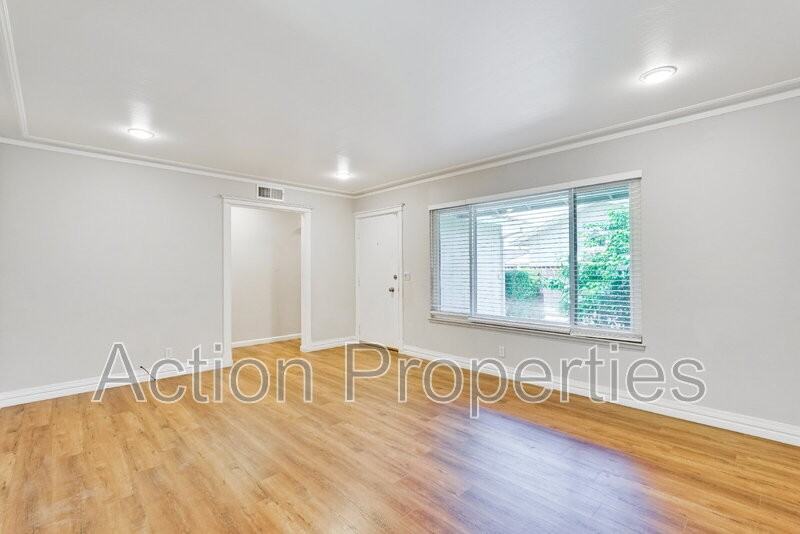 681 Harvard Ave - Photo 5 of 31