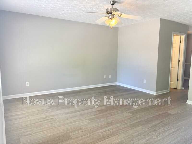 515 Lawson St - Photo 4 of 21