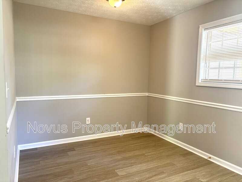 515 Lawson St - Photo 5 of 21
