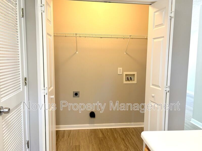 515 Lawson St - Photo 6 of 21