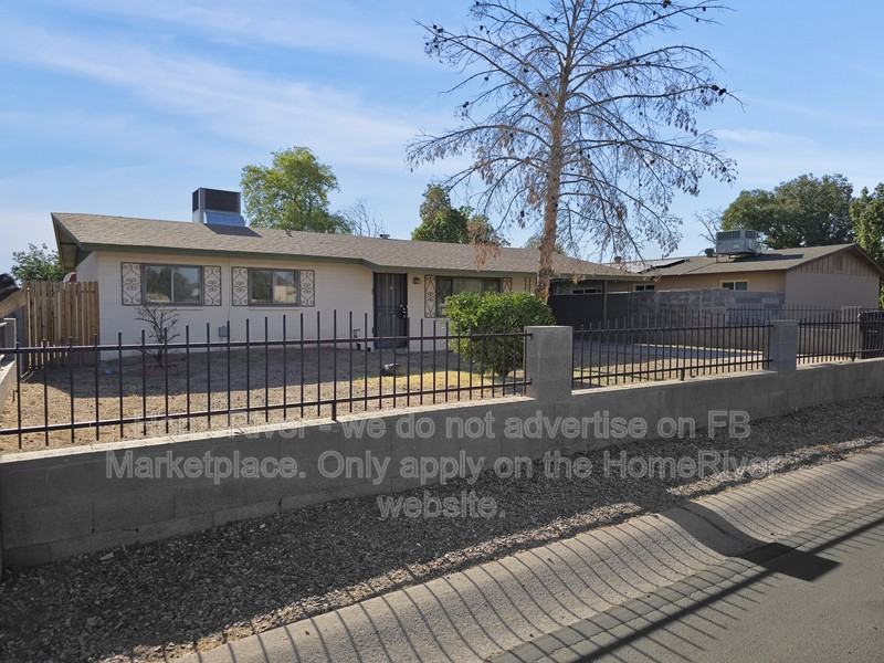 512 S 75th Pl - Photo 2 of 27