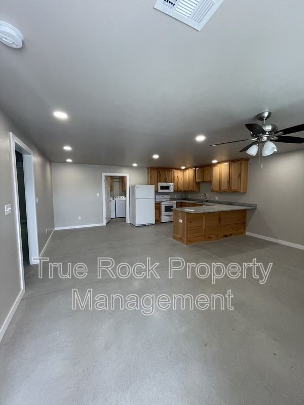 13807 County Road 3592 - Photo 2 of 12