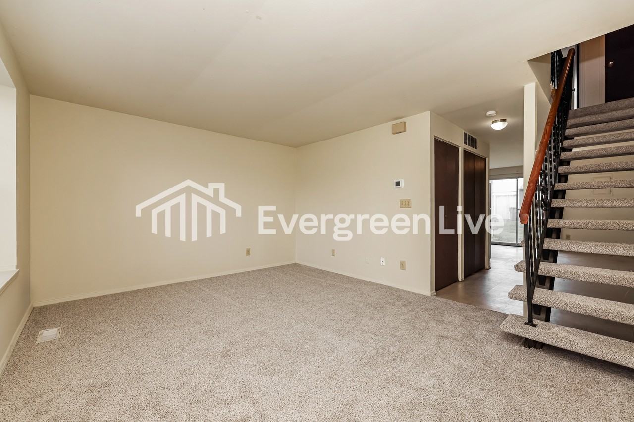 7560 Mount Whitney St - Photo 3 of 15