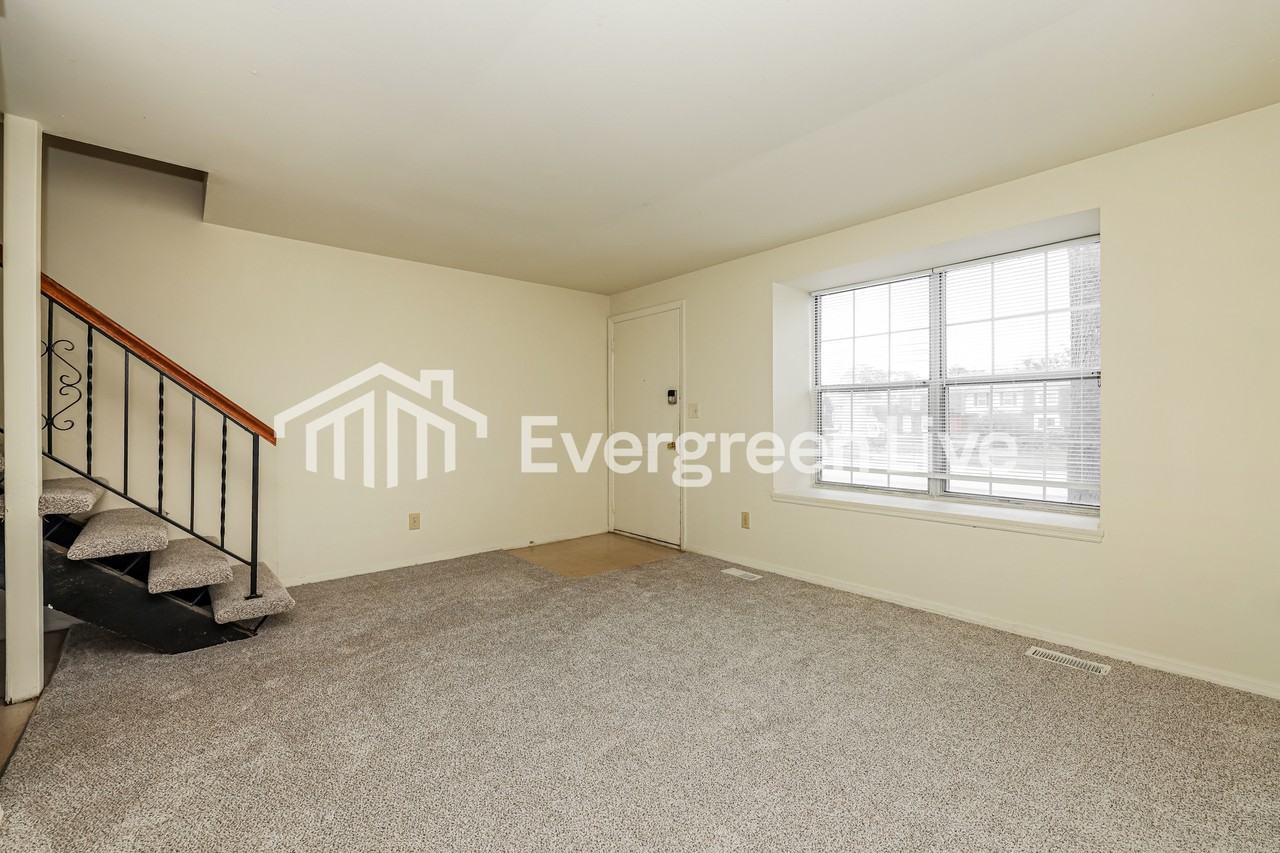 7560 Mount Whitney St - Photo 5 of 15