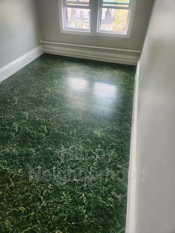 130 Bradley Avenueunit - Photo 3 of 15