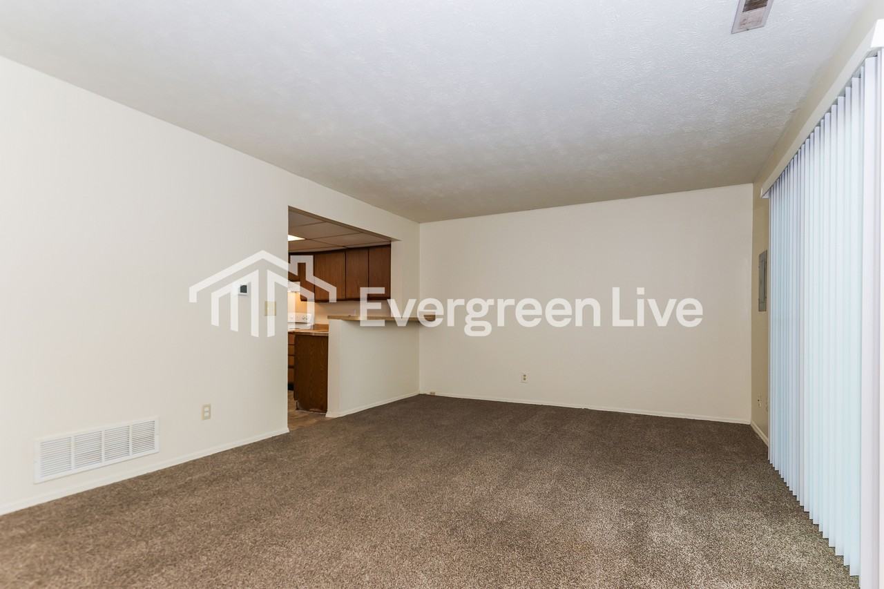 2419 Cross Village Dr - Photo 3 of 15