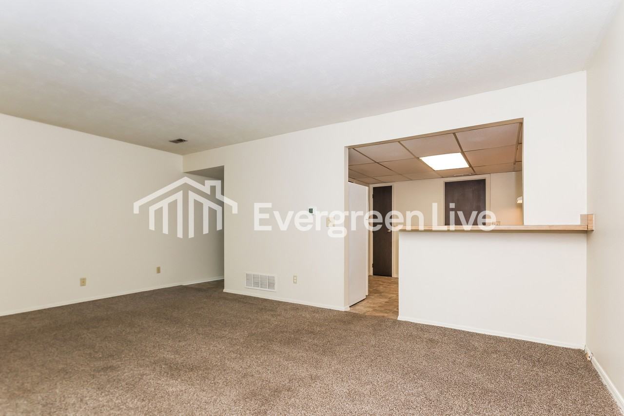 2419 Cross Village Dr - Photo 4 of 15