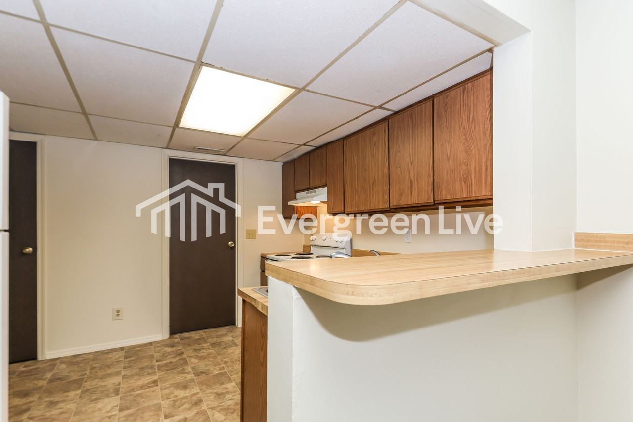 2419 Cross Village Dr - Photo 5 of 15