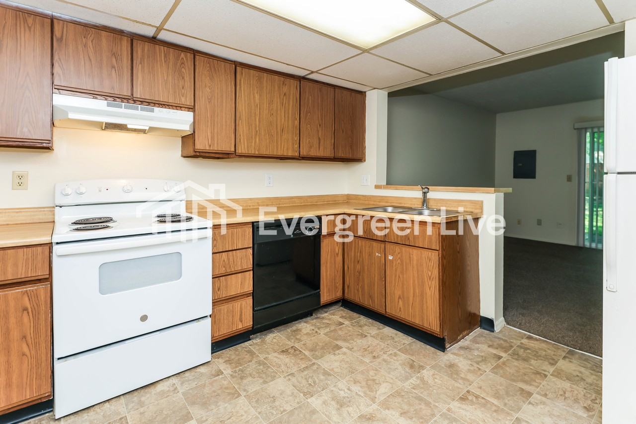2419 Cross Village Dr - Photo 6 of 15