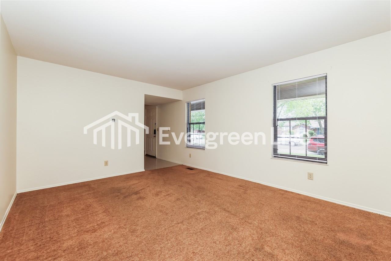 6858 Charlesgate Rd - Photo 4 of 15