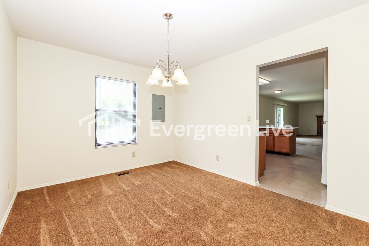 6858 Charlesgate Rd - Photo 6 of 15