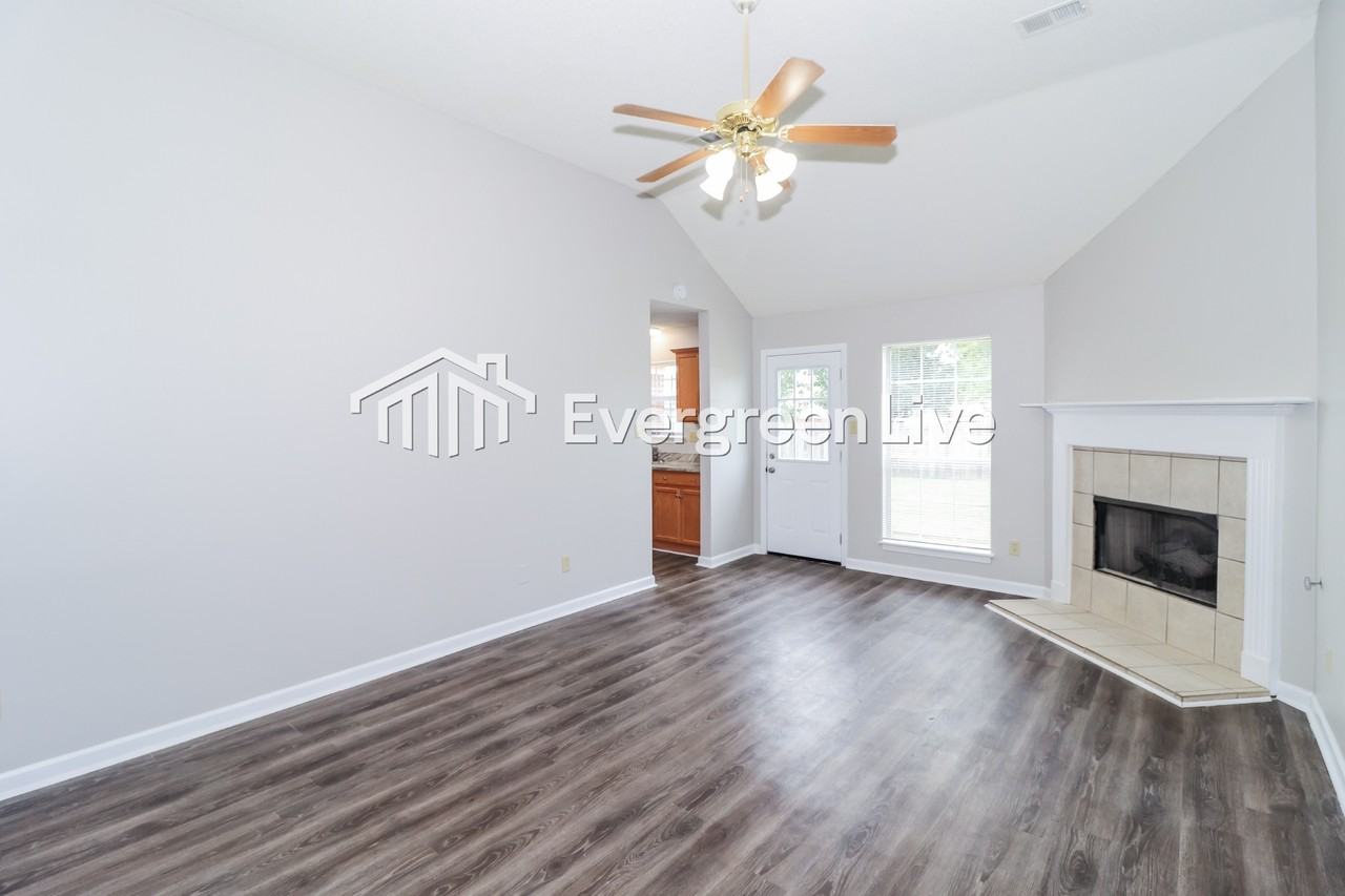 25 Spring Valley Dr - Photo 4 of 22