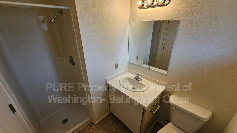 1009 22nd St #E - Photo 5 of 6