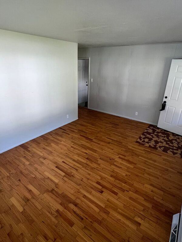 908 W Jean St - Photo 5 of 23