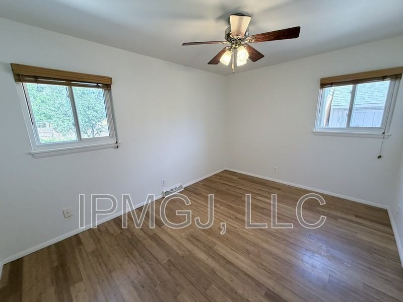 418 Main St - Photo 6 of 18