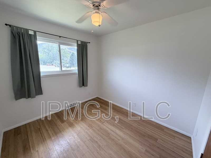 418 Main St - Photo 7 of 18