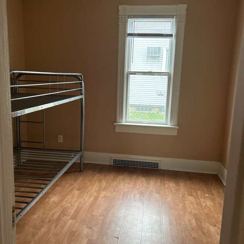 1505 Union Ave - Photo 4 of 9