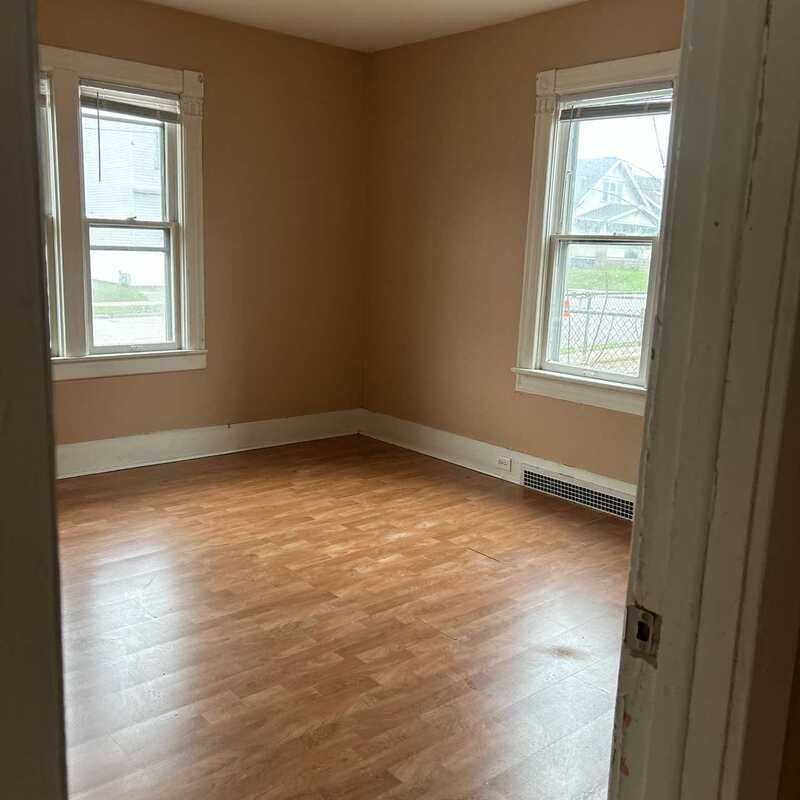 1505 Union Ave - Photo 5 of 9