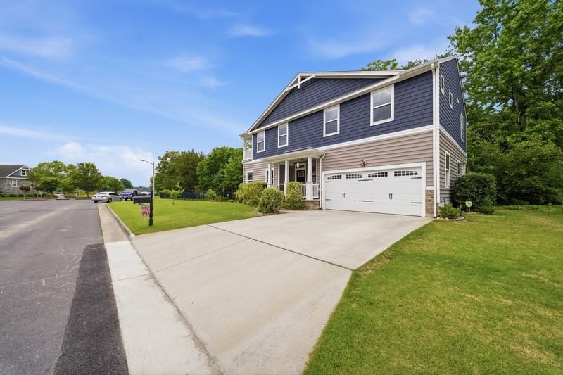 431 Shorewood Pl - Photo 4 of 46