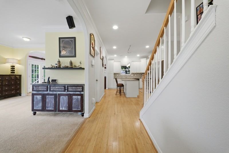 431 Shorewood Pl - Photo 6 of 46