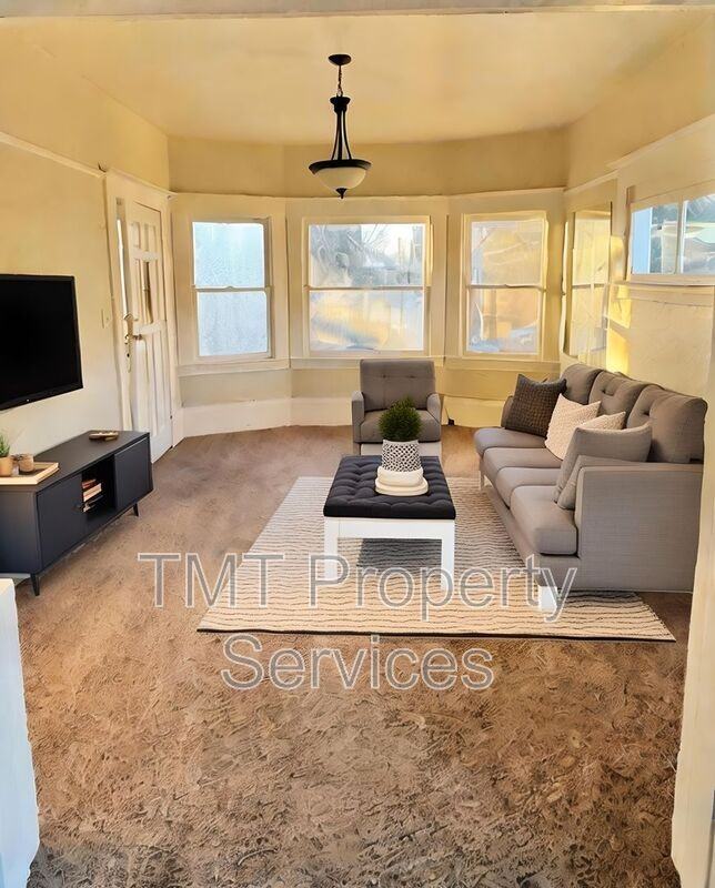 719 19th St #1 - Photo 3 of 21