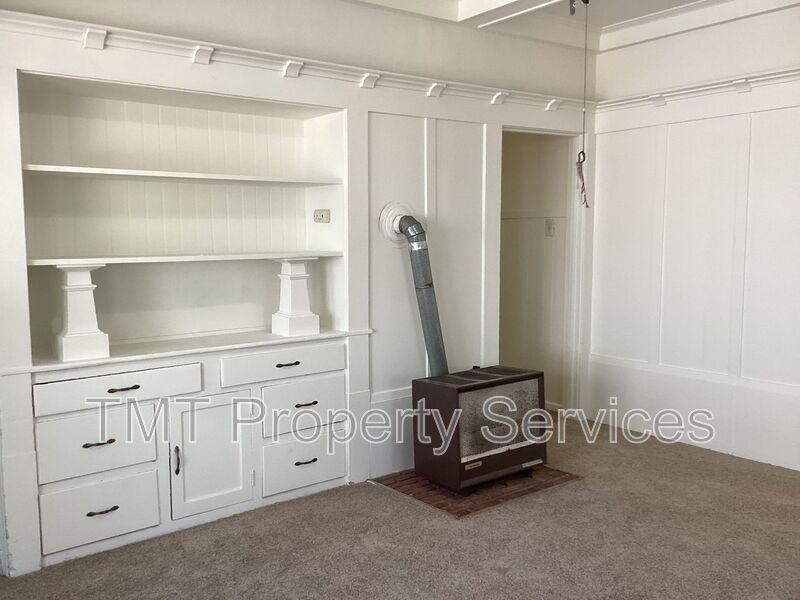 719 19th St #1 - Photo 5 of 21