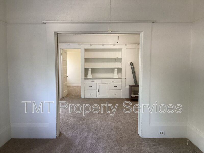 719 19th St #1 - Photo 7 of 21