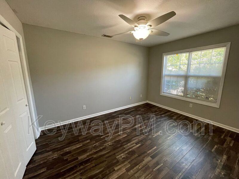 445 Northrop Pl - Photo 4 of 12