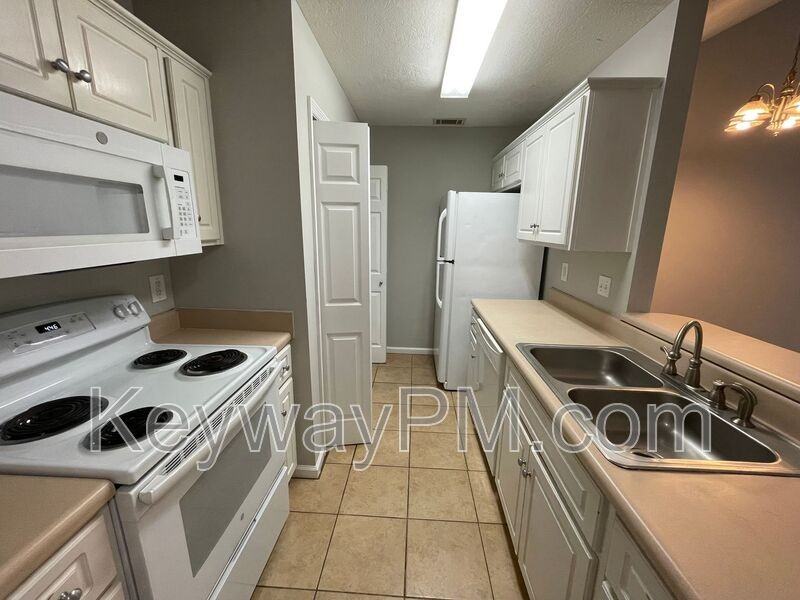 445 Northrop Pl - Photo 6 of 12