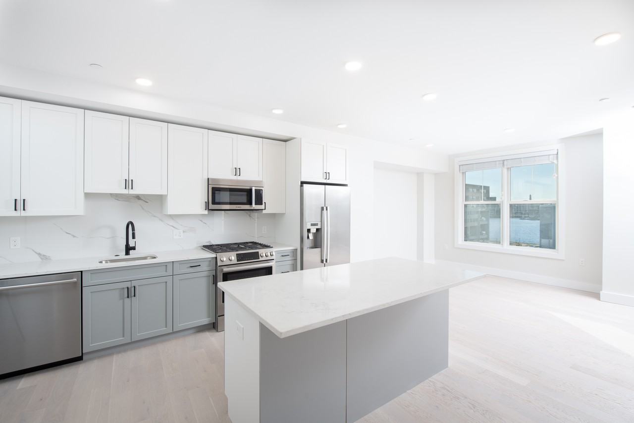 425 Border St #207 - Photo 7 of 21